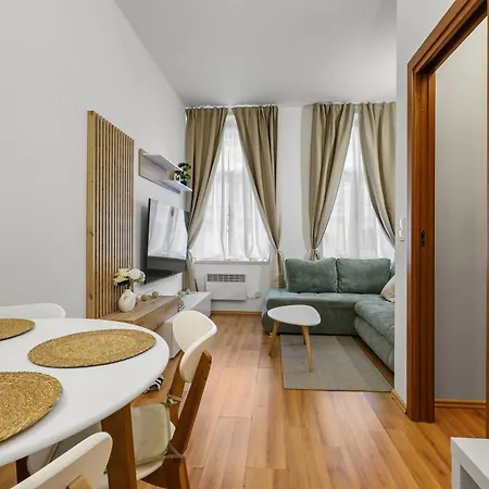 Cozy Near Center - Zizkov * プラハ